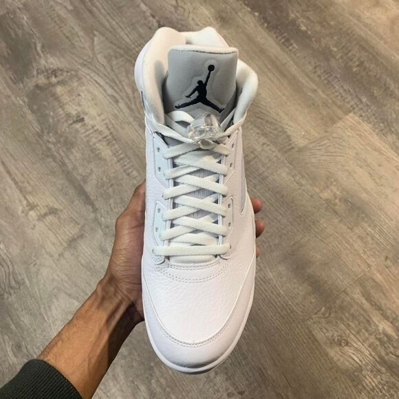 Jordan Men\'s White Trainers main image 5